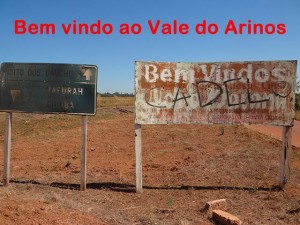 Asfalto novo, placas velhas.