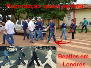 Autoridades tentam reproduzir a cena dos Beatles na Faoxa de Pedestre