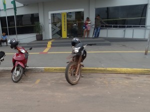 Mau exemplo ou cadeirante andando de moto?